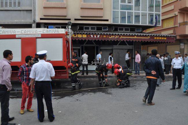 صور: حريق في مطعم وسط الناظور أمرت بلدية الناظور بإزالة شوايته قبل سنتين