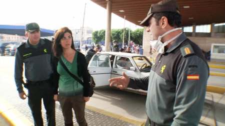 الشرطة القضائية بالناظور تقبض على جزائرية و تكشف تورط الحرس الاسباني بمليلية