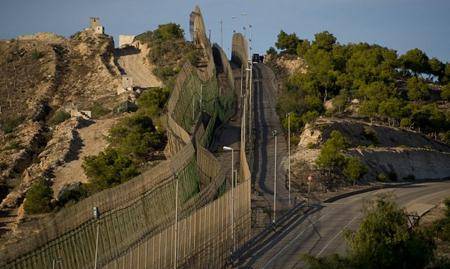 مدريد تشكر الرباط على بناء سياج حول مليلية والدولة المغربية تسحب “سبتة وميللية” من خطابها الدبلوماسي