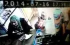 شاهد: الرباط : نساء يسرقن محلا للأغذية في عز رمضان