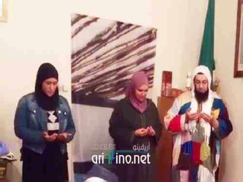 شاهد روبورتاج: سيدتان يهودية وهولندية تعلنان إسلامها بالزاوية الكركرية بهولندا