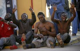 هجوم جديد: القبض على 150 افريقيا و نجاح 17 في العبور من السياج بين الناظور و مليلية