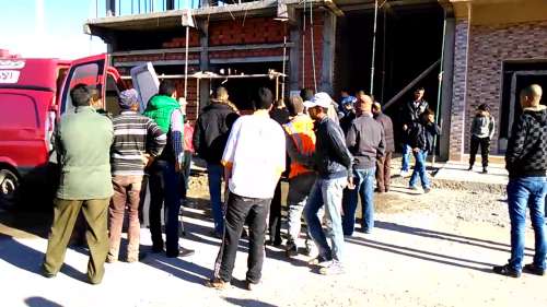 شاهد فيديو: وفاة عامل بناء اثر سقوطه من ورش بجعدار أزغنغان