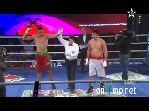 صور و فيديو: الملاكم الناظوري عبد الجليل أبو حمادة يفوز و يؤهل المغرب في بطولة المنتخبات على حساب الجزائر