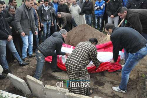 روبورتاج: جنازة مهيبة للفنان الراحل الحسين “ريفينوكس” بالناظور وسط حضور حقوقي و أمني