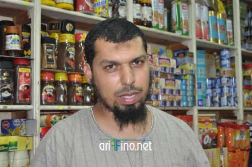شاهد: محمد، بائع مواد غذائية بسوق المركب بالناظور، الرواج “ناقص” هذه السنة و لكن الناس “هادئين”