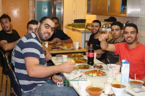 الريفي المهاجر: إفطار جماعي طيلة رمضان بمسجد أبي بكر الصديق بفرانكفورت يجمع كل الجاليات المسلمة +صور