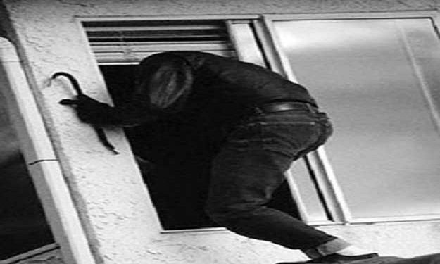 غريب: القبض على كهل في الخمسينات و هو يسرق أحد المنازل بالناظور