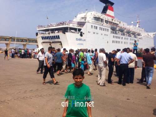 + صور: مسافرون يحتجون صباح اليوم بميناء الناظور بعد تأخر رحلتهم 6 ساعات و العمالة تتدخل