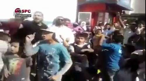 + فيديو مؤثر: اللاجئون السوريون يشتكون الضرب بمعبر بني انصار و يستعينون بشعارات الثورة السورية ضد المخازنية!!