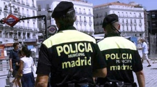 عناصر-من-الشرطة-الإسبانية