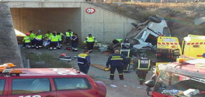 بالفيديو :كارثة جديدة ،وفاة 5 عمال مغاربة في حادثة سير خطيرة جنوب إسبانيا