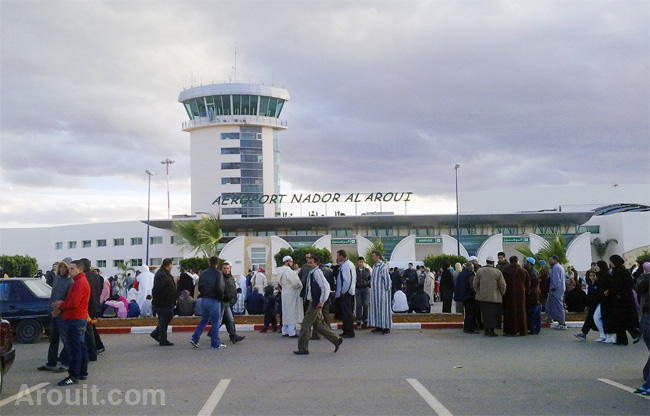 مواطن مغربي يسرق جواز سفره داخل مطار العروي بالناظور : وكيف وجده؟؟!!