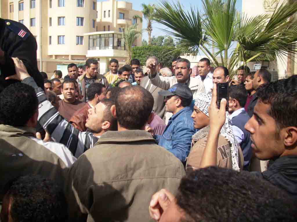 سكان أفليون بأركمان يعتزمون تنظيم وقفة احتجاجية ضد عضو لجنة مسجد تعاونية الفتح