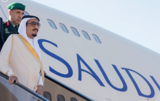 إلموندو الإسبانية : الملك السعودي طَوَّقَ مدينة طنجة وَحَوَّلَها إلى محمية خاصة