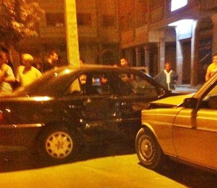 بالصور..جريح وخسائر مادية كبيرة في حادثة سير خطيرة وسط مدينة زايو