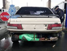 سلطات مليلية توقف مغربيا حاول ادخال 4 أفارقة في صندوق سيارته