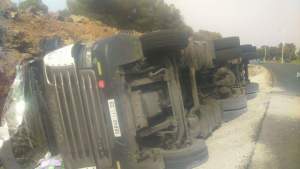 سيارات التهريب تتسبب في حادثة سير خطيرة على الطريق الرابطة بين أطاليون ومدينة الناظور