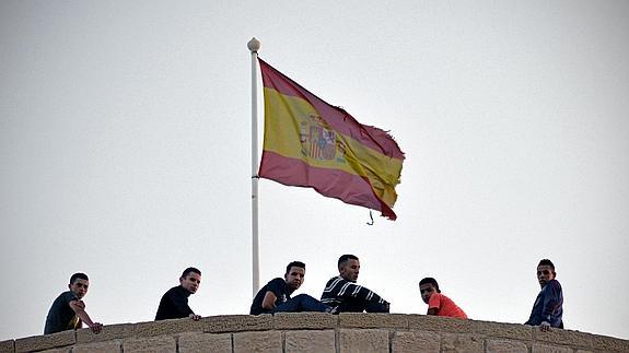 تقرير رسمي : 2000 طفل مغربي مجهولي الهوية فروا نحو إسبانيا عبد مدينة الناظور