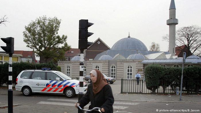 مساجد هولندية تغلق أبوابها وقت الصلاة عقب هجوم كندا