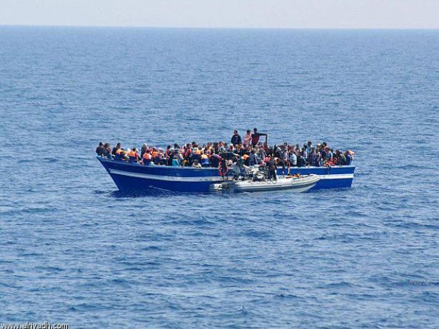 اول قارب للمهاجرين في سنة 2017 ينطلق من سواحل الحسيمة