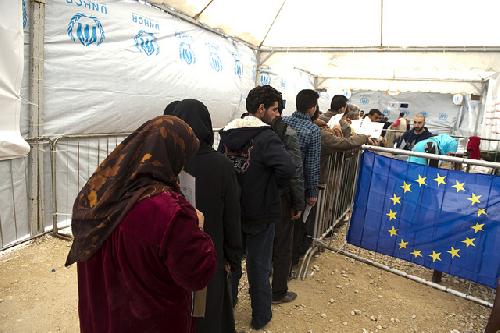 الإتحاد الأوروبي يبحث خططاً لتمويل مخيمات لاستقبال اللاجئين في المغرب