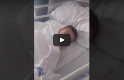 شاهد بالفيديو .. رضيع ناظوري يتلقى رعاية صحية بمستشفى مليلية بعد اهماله والكذب على أسرته بالناظور