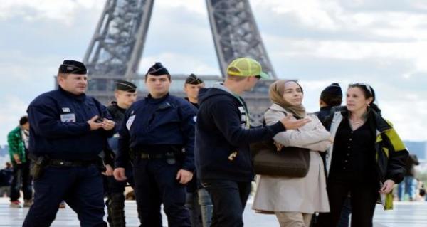 مثير …مغاربة فرنسا مهددون بنزع الجنسية منهم ، وهذا هو السبب