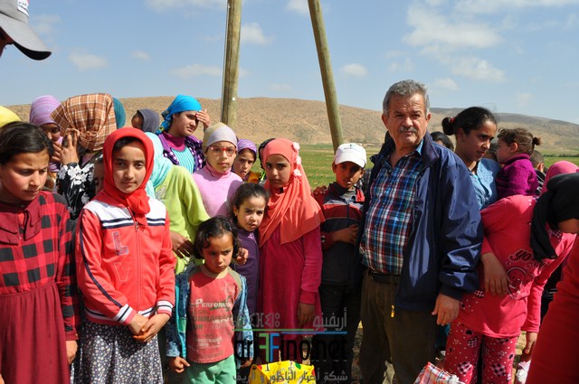 في مبادرة جديدة للهلال الاحمر المغربي بالناظور قافلة لتوزيع مساعدات إنسانية بدواوير تابعة لجماعة أفسو