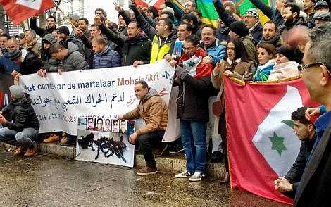 +صور: شعارات قوية أمام السفارات والقنصليات المغربية في أوروبا دعما لحراك الريف