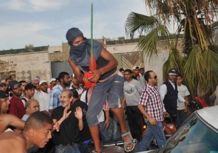 نشطاء مغاربة يحذرون من استعانة السلطات بـ”العياشة” لإجهاض احتجاجات حراك الريف