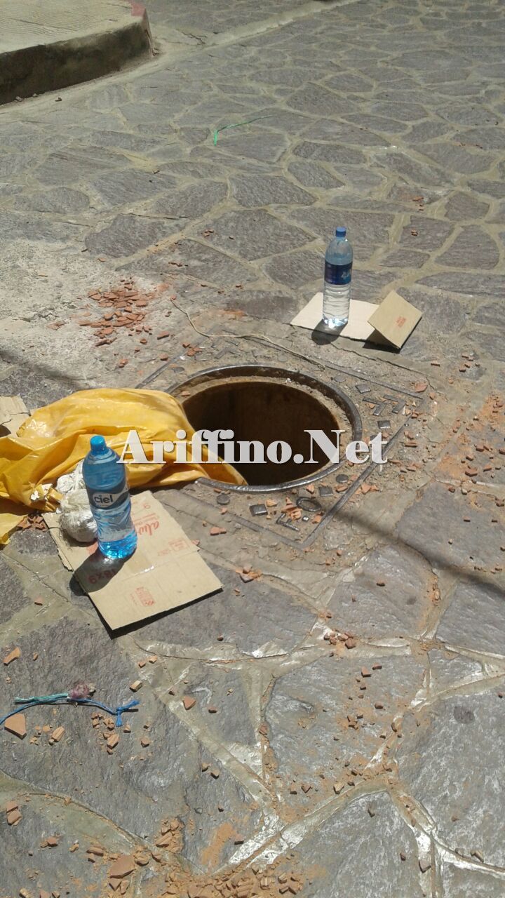 فيديو خطير : أريفينو توثق بالصوت و الصورة عملية سرقة بالوعات الصرف الصحي من حي بكامله بالناظور وتكشف عن وجه اللص البلطجي