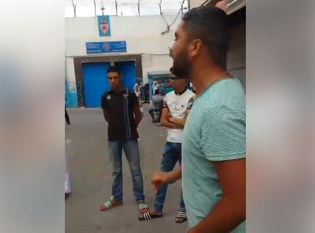 بالفيديو.. احتجاجات أمام السجن المحلي بالناظور بسبب الاعتداء على نشطاء الحراك داخله