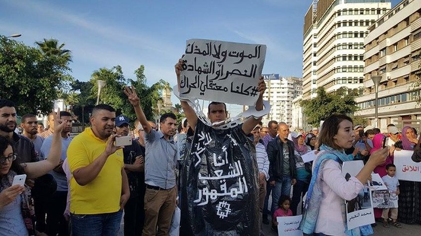 لوموند الفرنسية: حراك الريف هز النظام المغربي