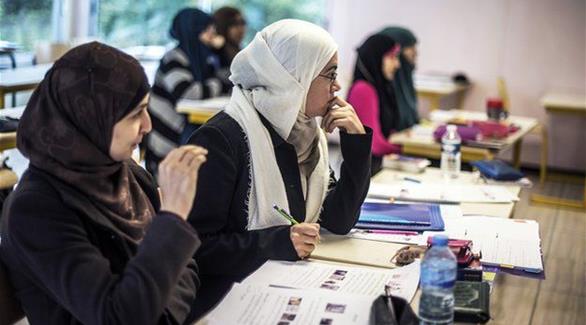 يهم الريفيين في بلجيكا: زعيم حزب يميني متطرف يدعو لحظر الحجاب في المدارس