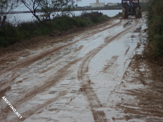 صور وفيديو:الأوحال والتساقطات المطرية تعزل منطقة الجزيرة باركمان والساكنة تتهم وكالة مارتشيكا لهذا السبب؟