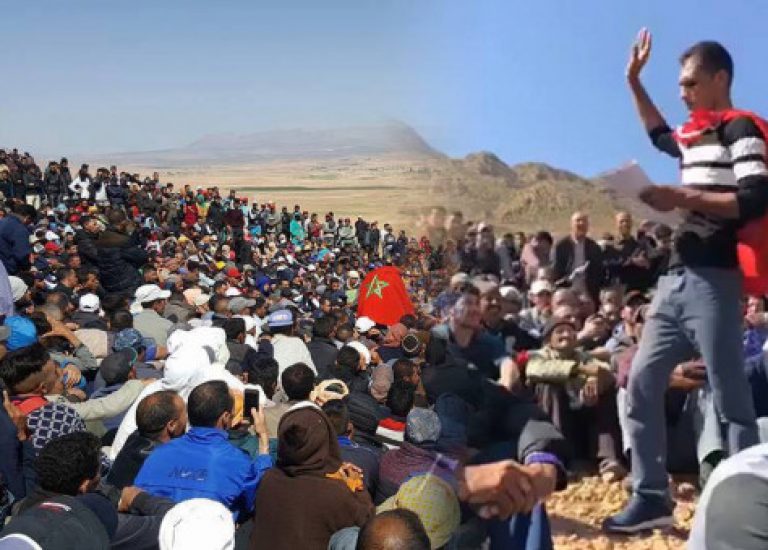 غريب.. ألاف المغاربة يتوافدون على جبل بعد تصديقهم رواية شخص يعدهم بالكنوز+(فيديو)