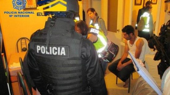 عبر الناظور و مدن اخرى: اعتقال 28 شخصا وتفكيك شبكتين متخصصتين في تهريب القاصرين المغاربة بإسبانيا