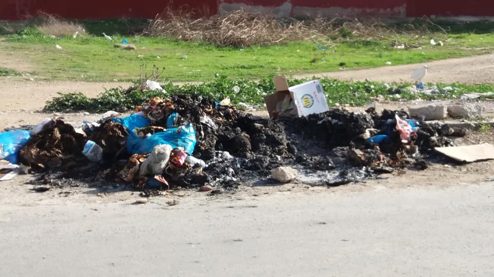 +صور ..احراق حاويات الأزبال بمدينة أزغنغان مسؤولية من ؟