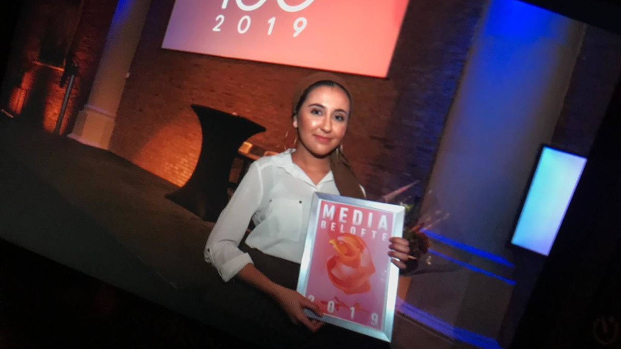 الريفية نسرين سهلا تفوز بجائزة الوعد الصحفى الهولندية لعام 2019.