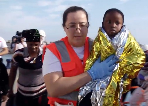 الناظور: إنقاذ 37 مهاجرا سريا بينهم 26 إمرأة وقاصرين ورضع في جزيرة “شافاريناس” ـ صور