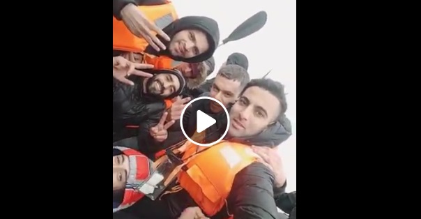 فيديو جديد:هجرة جماعية لشباب من اركمان نحو إسبانيا هربا من الأزمة والبطالة