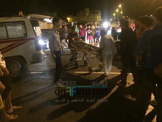 + صور : حادثة سير وسط مدينة العروي بين سيارة طاكسي و دراجة نارية و هذه هي الخسائر..