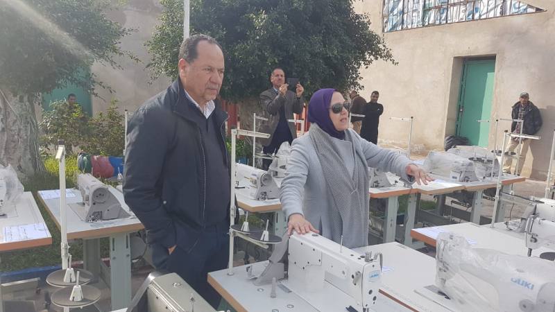 روبورتاج: رئيس بلدية الناظور الحاج عبد القادر مقدم يوزع 45 آلة خياطة على نساء ترقاع