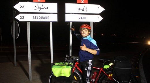 صور: مُغامر فرنسي يجُوب إفريقيا بدراجة هوائية.. يحُطّ الرحال بالناظور ليتعرّف على سكانها