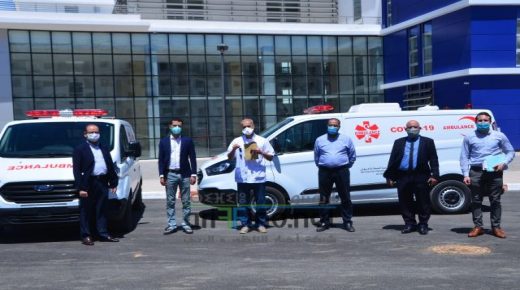بالصور :الدريوش .. مجموعة من المحسنين يسلمون هبة عبارة عن سيارتي إسعاف مجهزة للمستشفى الإقليمي
