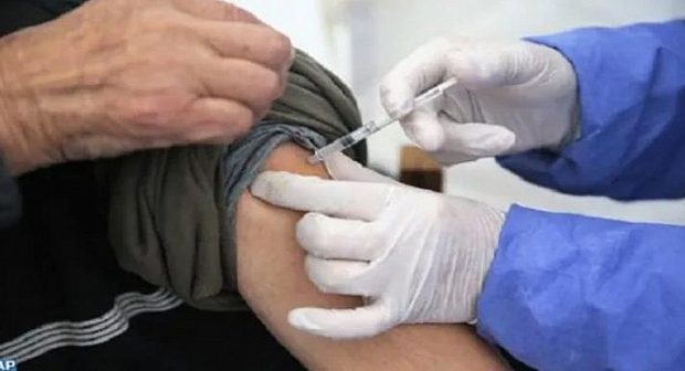 هل اللقاحات فعالة؟ وما حقيقة فرض جواز التلقيح في الأماكن العمومية بالمغرب؟
