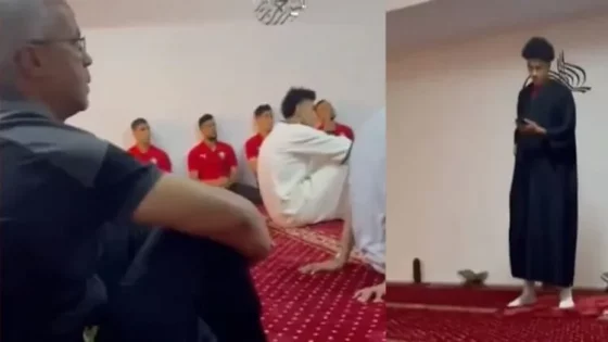 فيديو زكرياء أبو خلال وهو يلقي خطبة الجمعة على زملاءه في المنتخب يثير إستحسان وثناء المغاربة