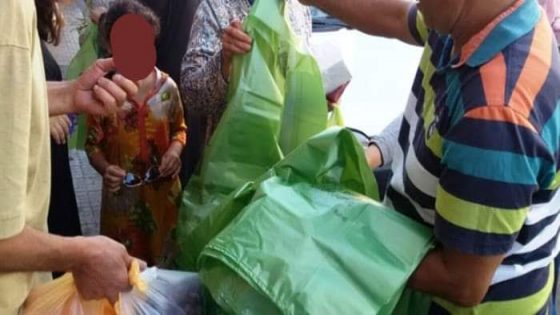 اعوان السلطة يشرفون على توزيع أكياس بلاستيكية ببن الطيب بمناسبة عيد الأضحى