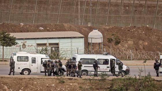 وزير إسباني يصف حرب المغرب ضد “مافيات الهجرة السرية” بالمعقدة